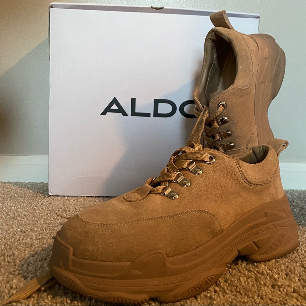 NEW PAIR SNEAKERS! ALDO SHOES IN SIZE 8.5, COLOR BEIGE , CHUNKY STYLE